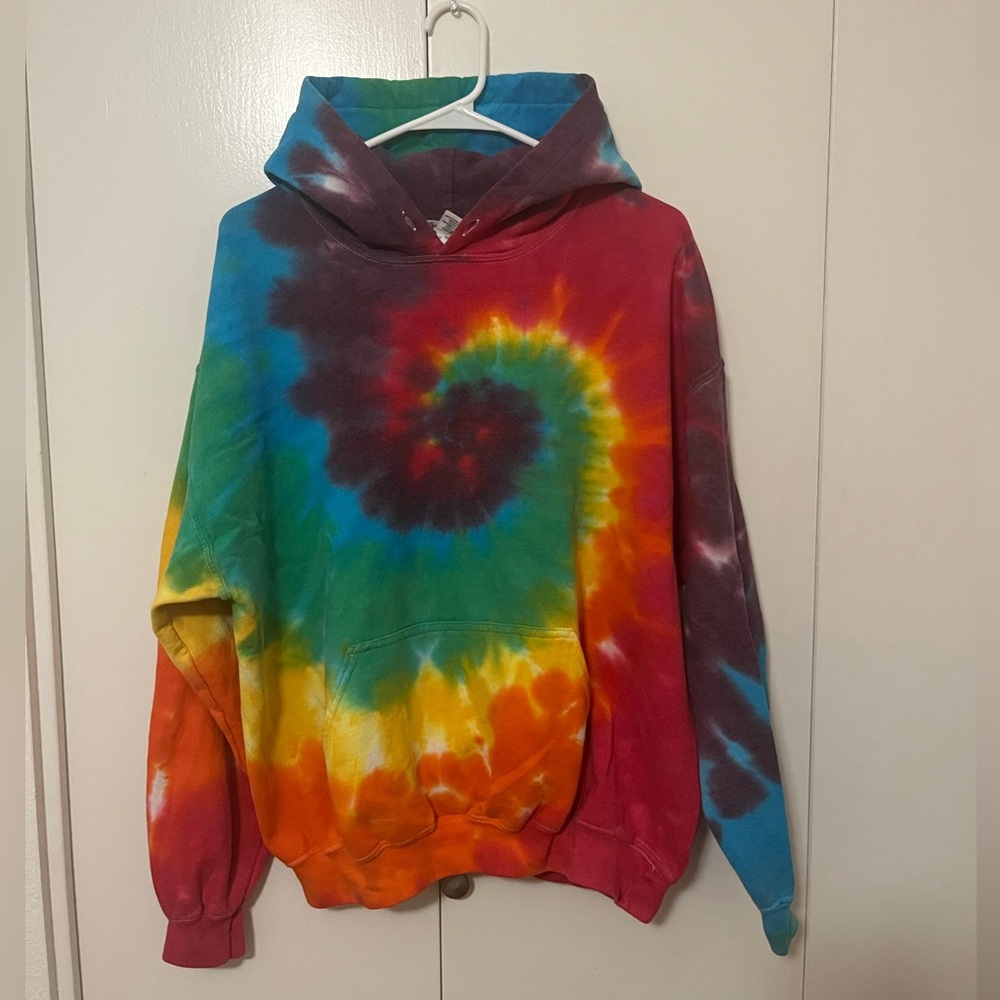 tie dye sweatshirt